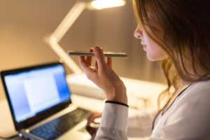 Pesquisa por voz: qual a influência nas buscas no Google?