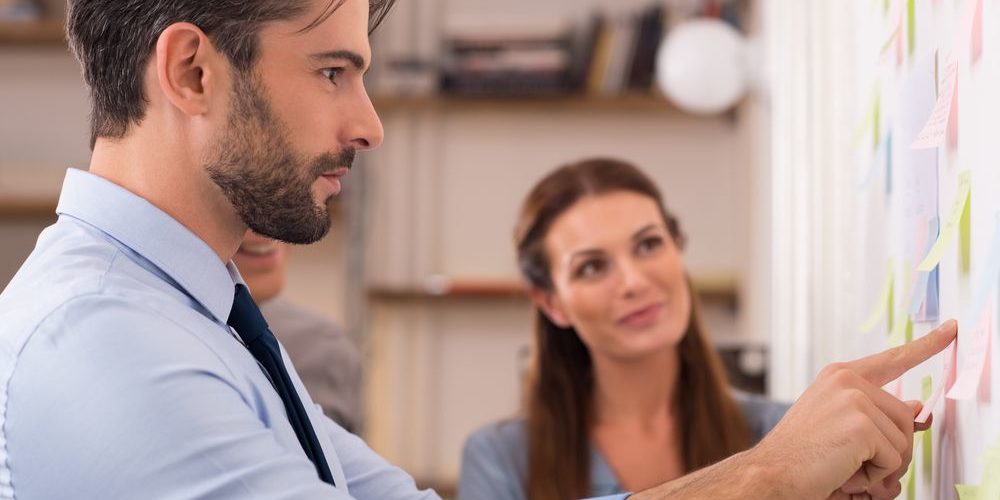 Como uma empresa pode atingir novos mercados e ampliar seus negócios?
